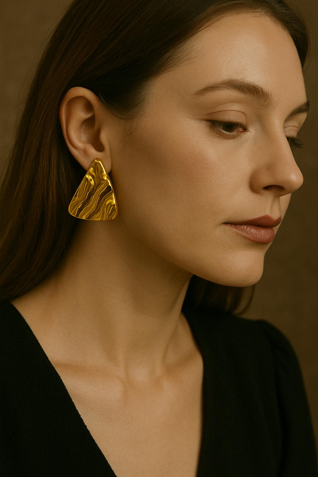 Vera Sculpted Metal Studs