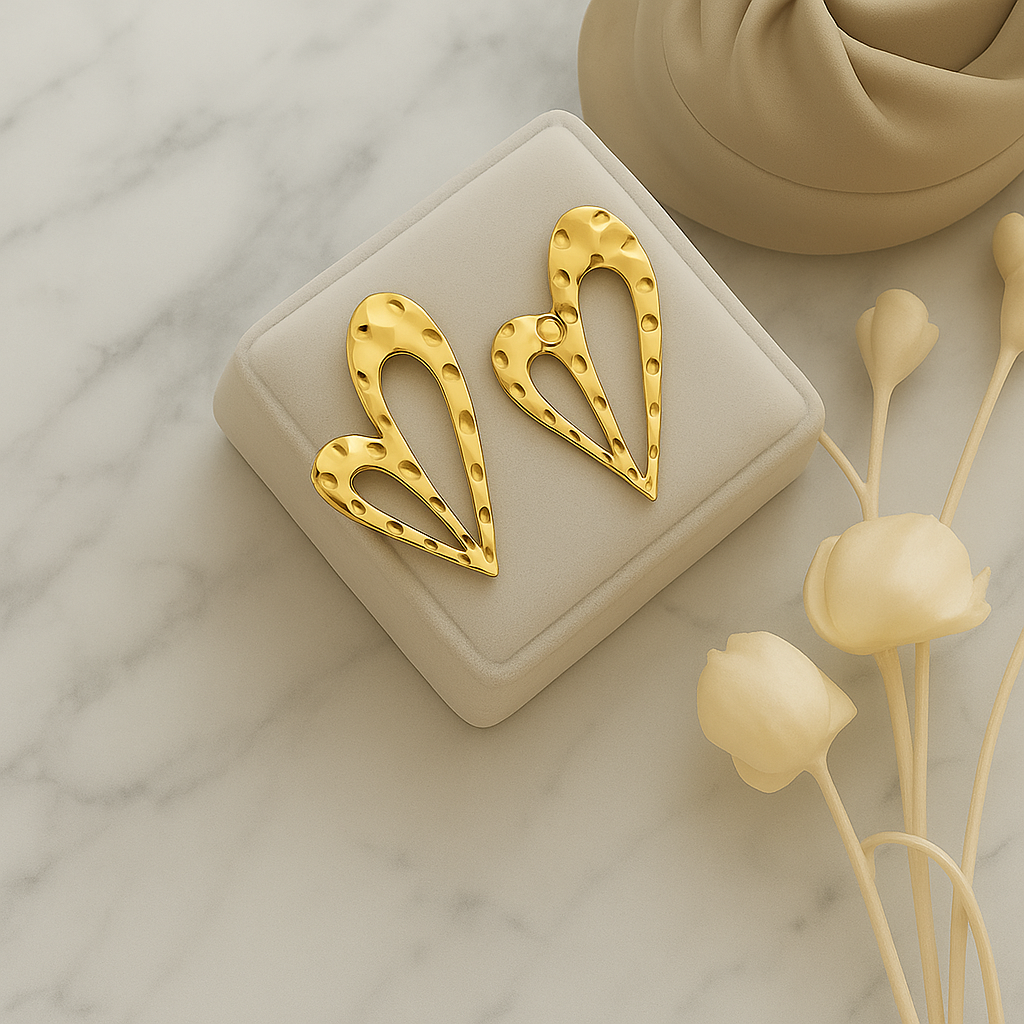 Amoura Sculpted Heart Earrings