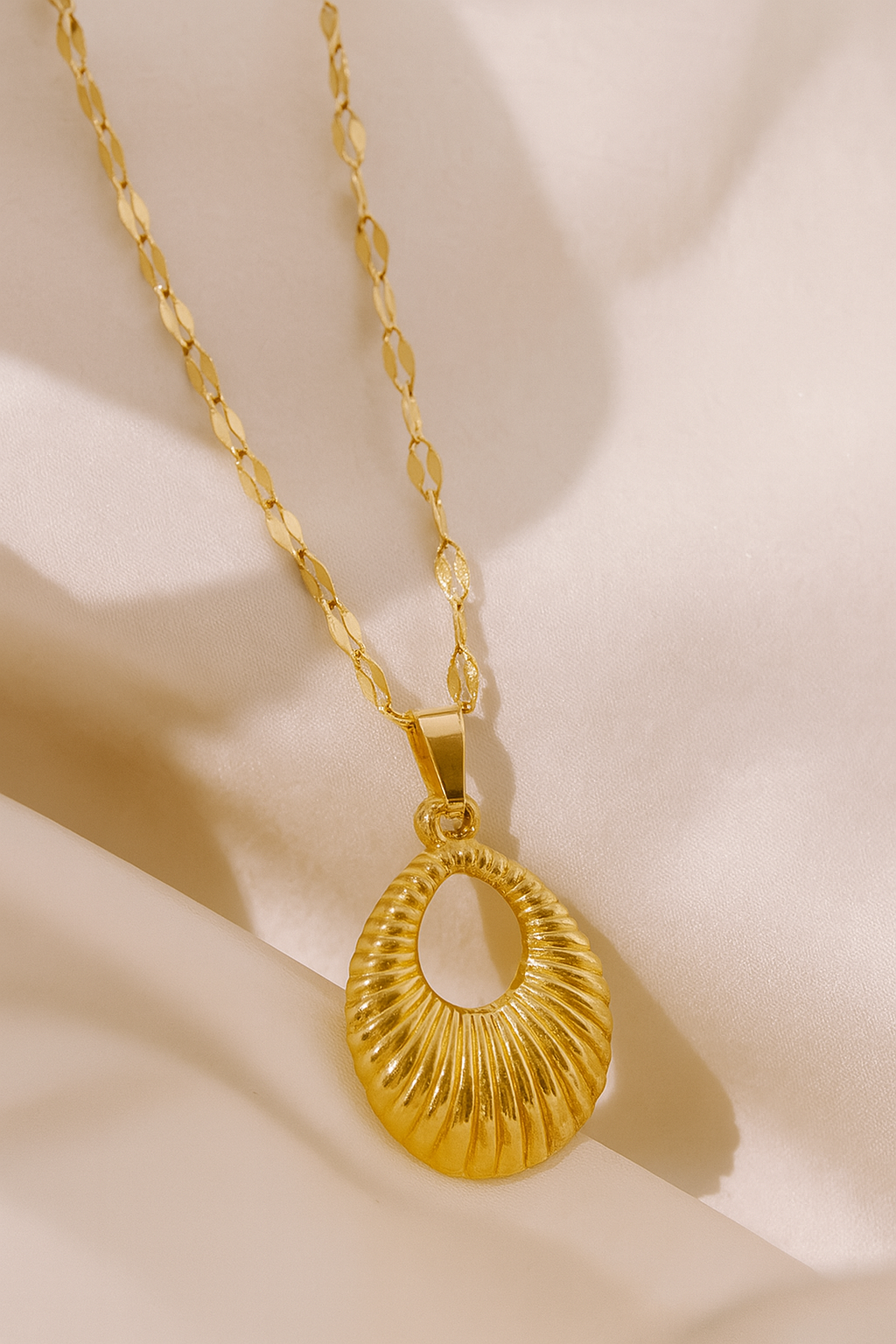 Soleil Shell Pendant Necklace